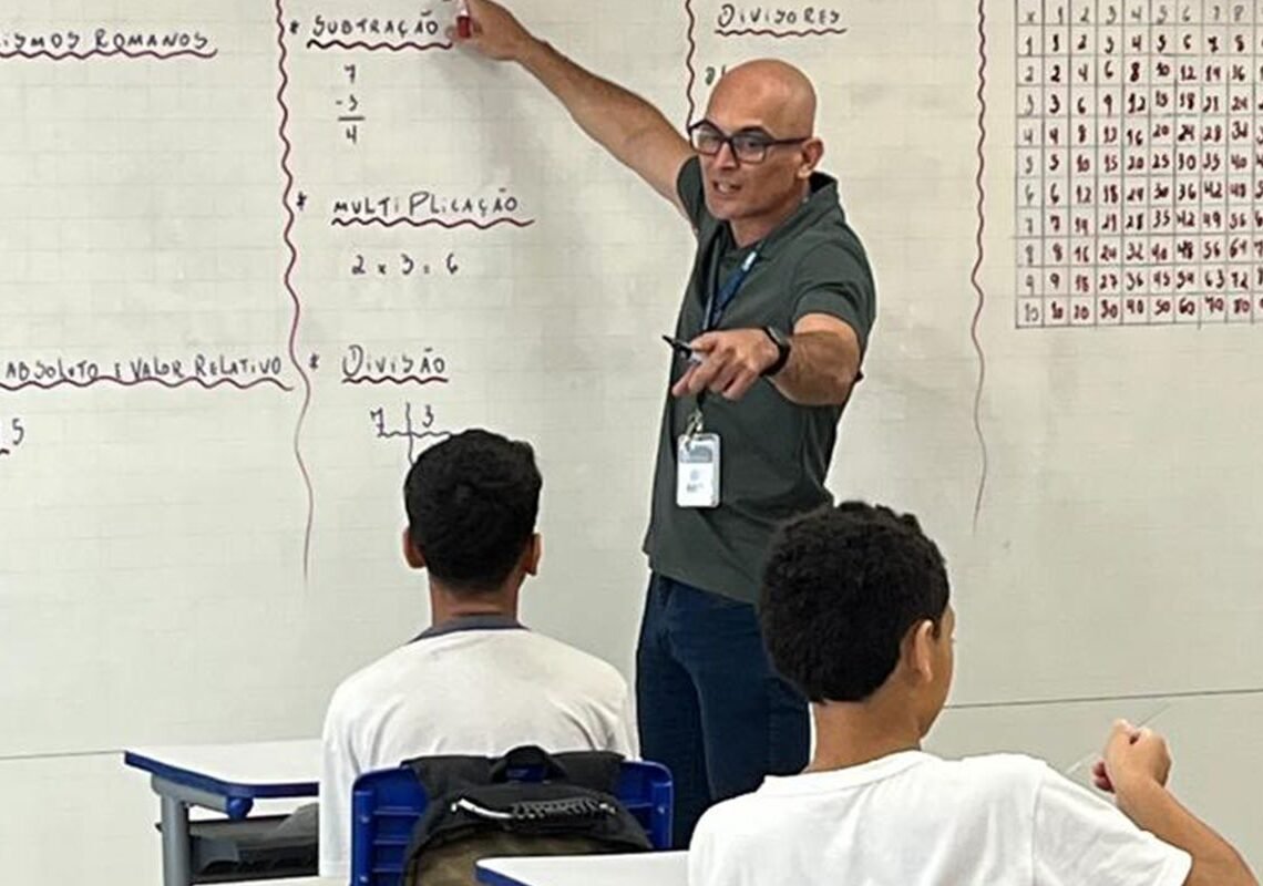 Desafio dos professores é chamar atenção dos estudantes durante aulas