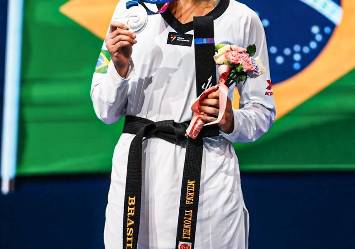 Milena Titoneli é prata no Mundial de taekwondo, o 3º pódio do Brasil