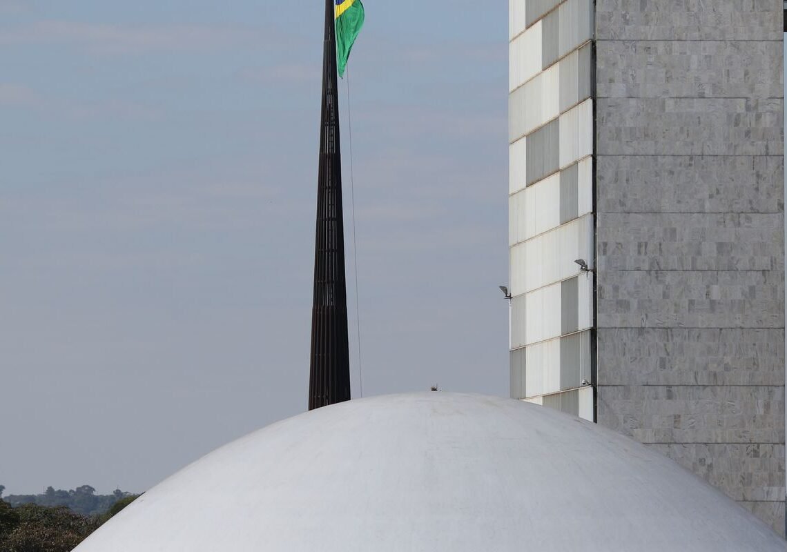 Senado analisa projeto que regulamenta comitê gestor de novo imposto