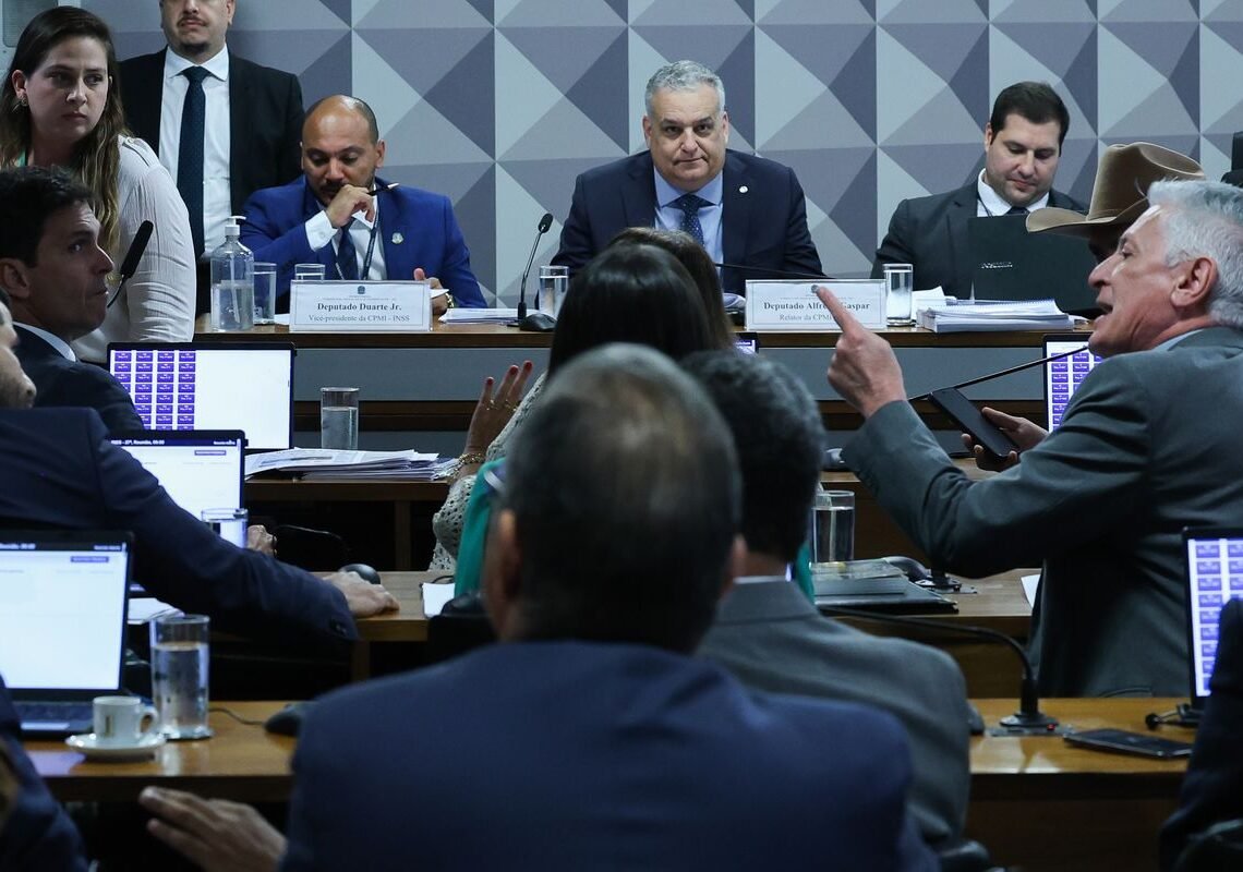 CPMI do INSS aprova dois pedidos de prisão preventiva