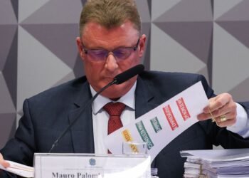 Contador de empresas beneficiadas por esquema do INSS depõe na CPMI