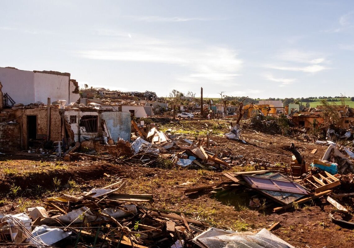 Médicos e psicólogos do SUS atendem vítimas do tornado no Paraná