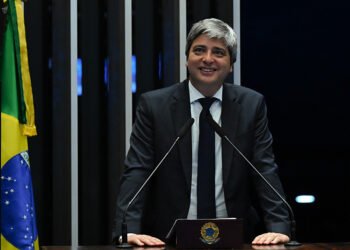 Lei destina R$ 30 bilhões para projetos de defesa nacional — Senado Notícias