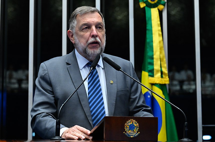 Flávio Arns comunica que governo aceitou alterar decreto sobre Apaes — Senado Notícias