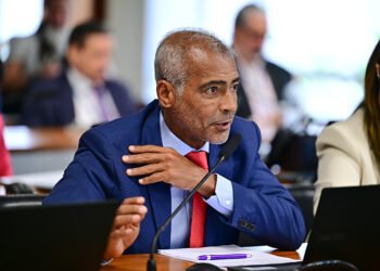 Aprovado projeto que garante direitos trabalhistas a árbitros — Senado Notícias