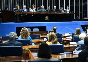 Carlos Chagas Filho é reconhecido como ‘visionário’ em sessão de homenagem — Senado Notícias