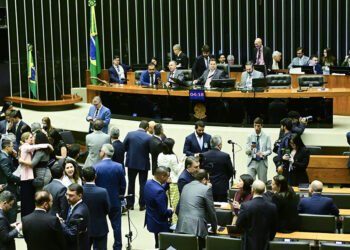 Aprovado crédito de R$ 34,3 bi para benefícios previdenciários e Bolsa Família — Senado Notícias