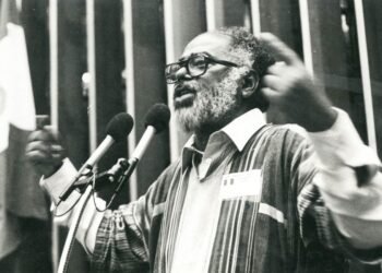 Entrega da Comenda Abdias Nascimento marca o Dia da Consciência Negra — Senado Notícias