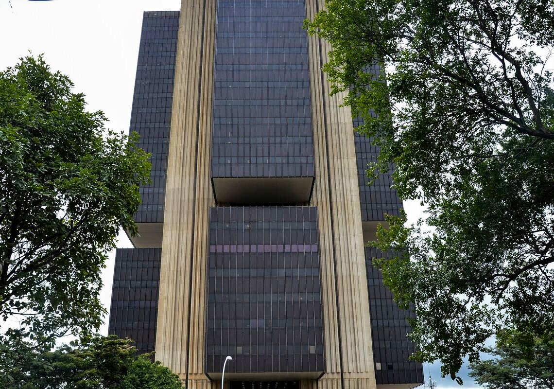 BC mantém juros básicos em 15% ao ano por terceira vez seguida