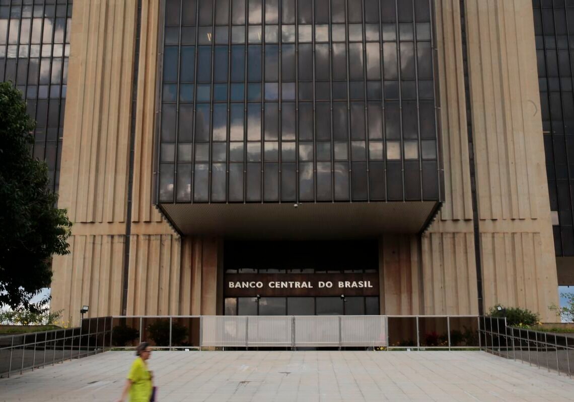 Estimativas do mercado para inflação e PIB permanecem estáveis