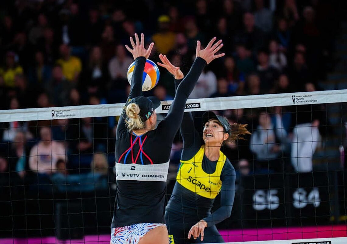 Após revés na semi, Brasil busca bronze no Mundial de vôlei de praia