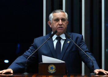 Izalci cobra valorização das polícias e defende educação para combater crime — Senado Notícias