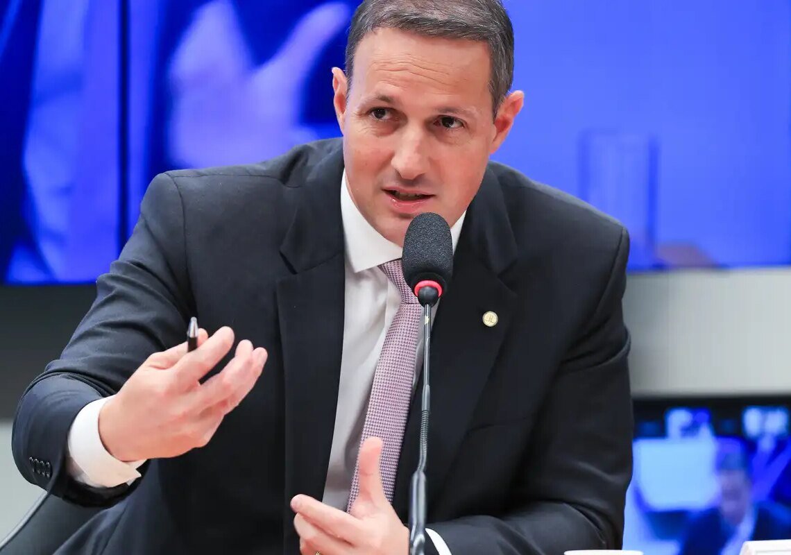 Derrite apresenta 5ª versão do PL Antifacção após críticas do governo