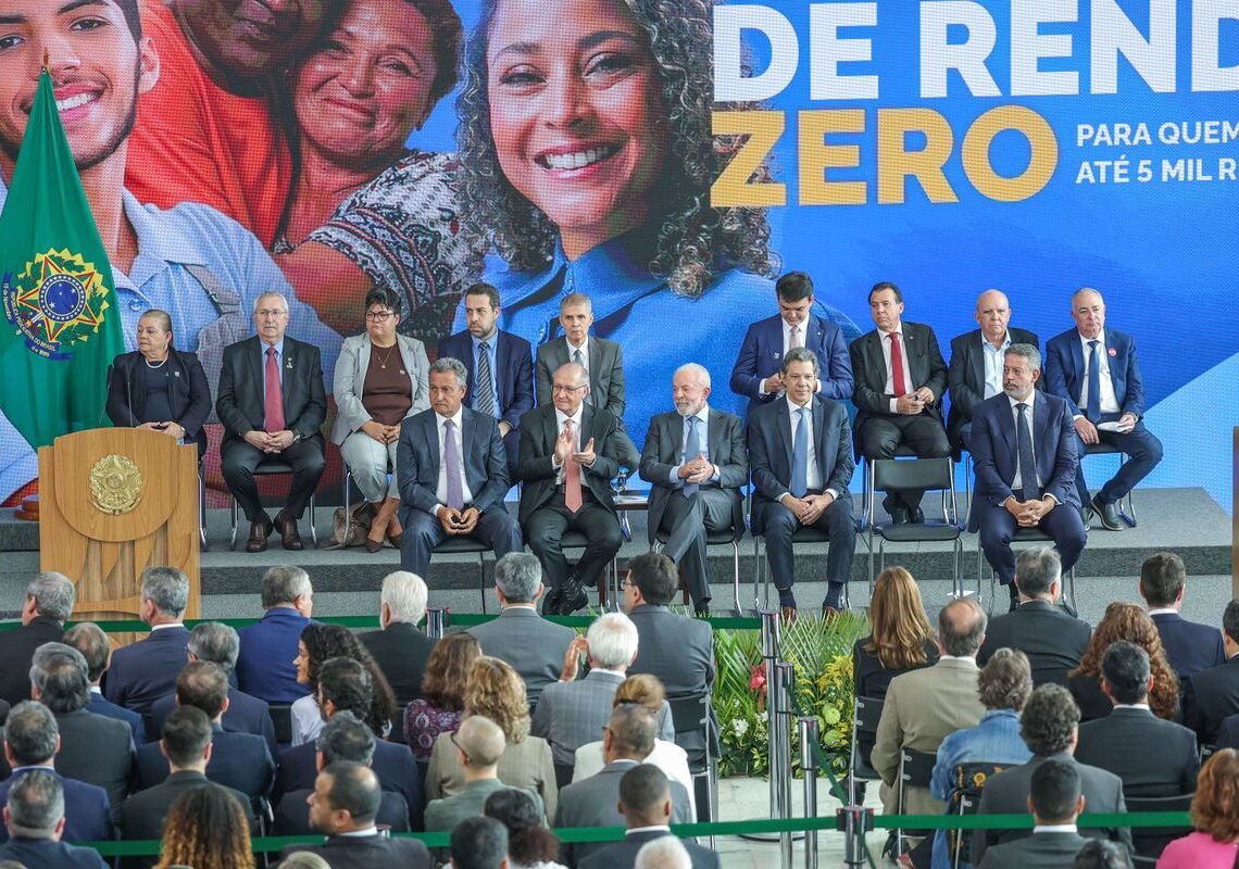 Lula sanciona isenção do IR para quem ganha até R$ 5 mil Agência Brasil