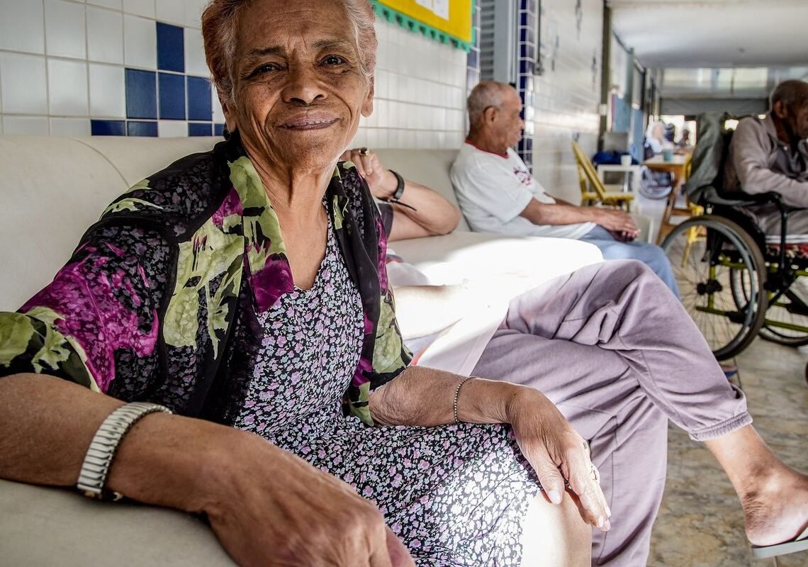 Tema da redação do Enem ajuda a debater etarismo, dizem professores