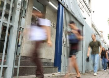 Saiba quais são as três questões anuladas no Enem 2025