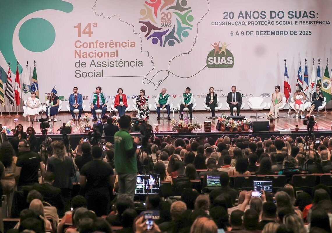 Lula propõe reunião dos Poderes para tratar de feminicídio