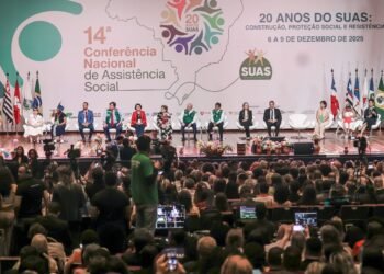 Lula propõe reunião dos Poderes para tratar de feminicídio