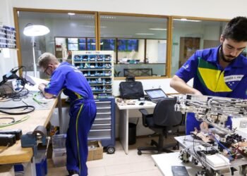 MEC regulamenta programa que fortalece formação profissional