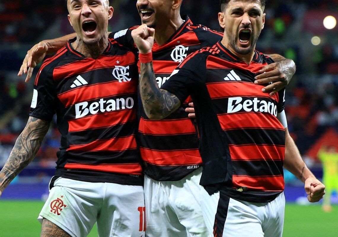 Flamengo enfrenta PSG em busca do título da Copa Intercontinental