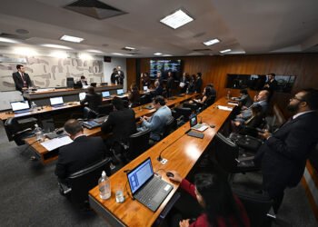 Comissão aprova tratamento para preso dependente de drogas — Senado Notícias