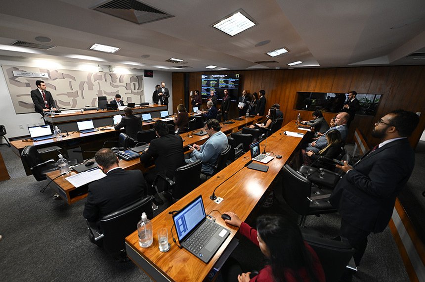 Comissão aprova tratamento para preso dependente de drogas — Senado Notícias