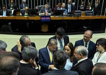 Congresso derruba vetos e teste toxicológico será obrigado para 1ª CNH — Senado Notícias