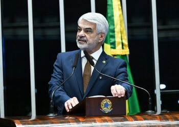 Humberto Costa cobra regulação para streaming — Senado Notícias