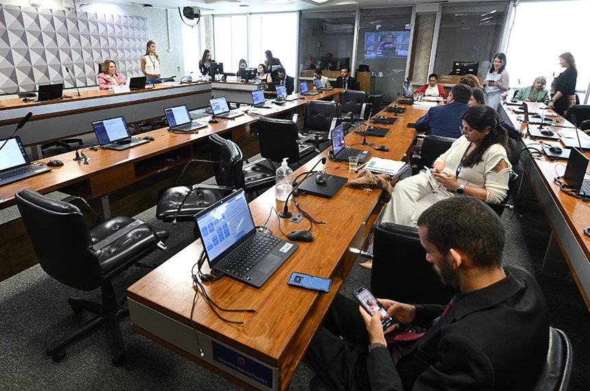 Dia do Orgulho Autista, em 18 de junho, avança no Senado — Senado Notícias