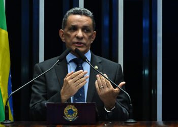 Mecias defende anistia e pede prisão domiciliar para Bolsonaro — Senado Notícias