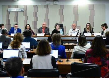 Debate ressalta importância e caráter democrático do Fórum Nacional de Educação — Senado Notícias