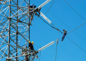 Lula veta realocação de trabalhadores de elétricas privatizadas — Senado Notícias