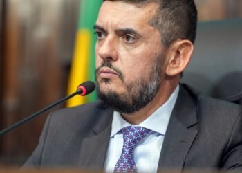 Presidente da Alerj é preso pela PF por vazamento de operação sigilosa