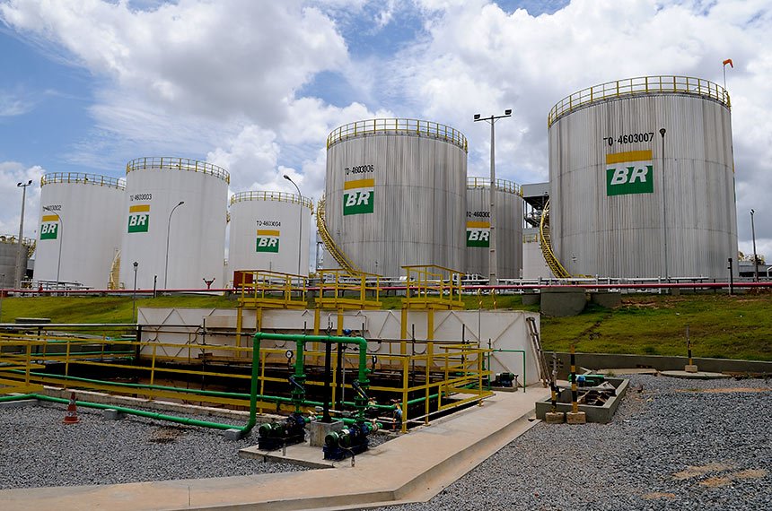 Lei destina recursos para Petrobras Biocombustível — Senado Notícias