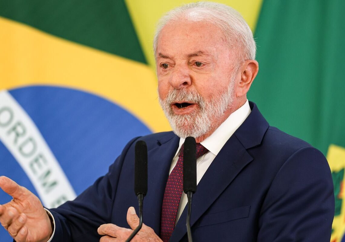 Lula descarta privatização dos Correios