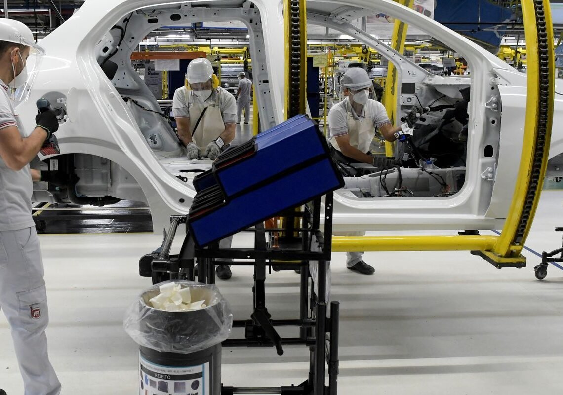 CCJ do Senado aprova fim da escala 6×1 e prevê jornada de 36h semanais