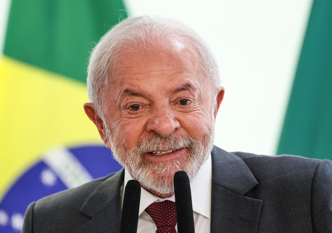 Lula faz discurso de Natal em cadeia nacional de rádio e televisão