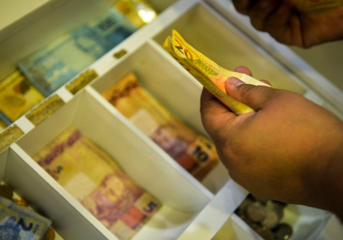 Inflação que reajusta o salário mínimo fecha em 4,18%