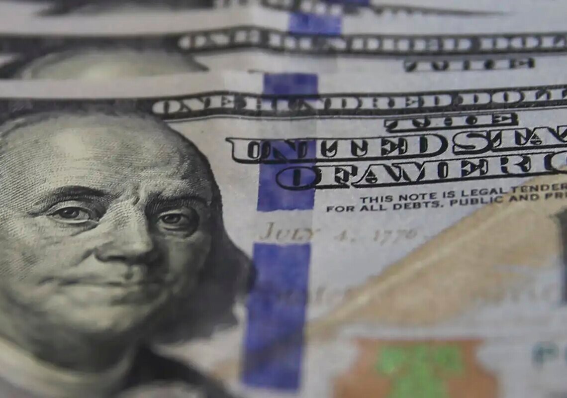 Dólar cai para R$ 5,40 com reunião do Copom e mercado externo