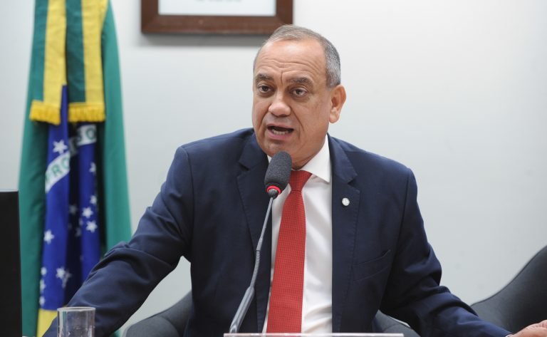 Comissão aprova projeto que prevê ajuda do governo para reconstruir casas em área atingida por desastre – Notícias