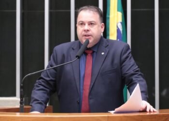 Comissão aprova prazos para municípios atualizarem regras de instalação de antenas – Notícias