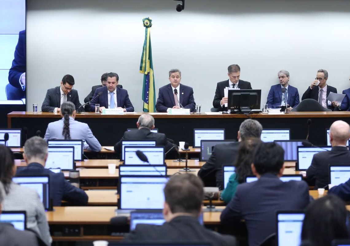 Comissão do Congresso aprova Orçamento de 2026