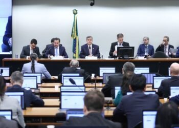 Comissão do Congresso aprova Orçamento de 2026