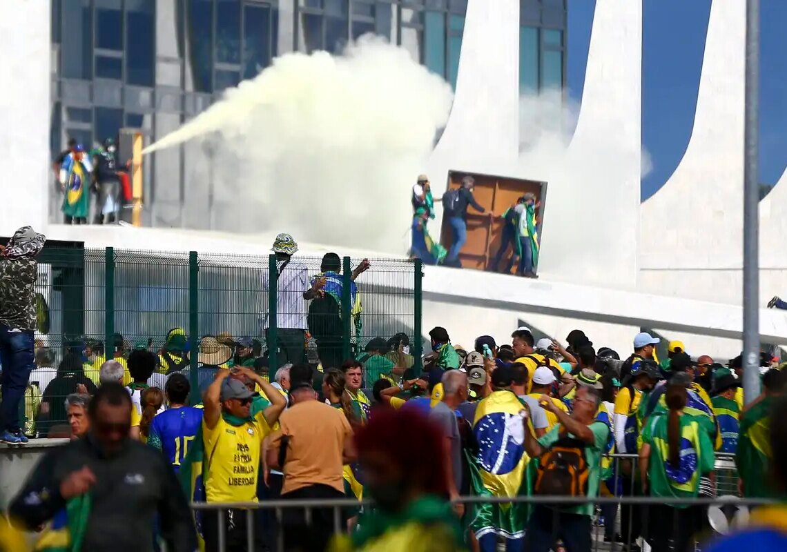 Câmara aprova projeto que reduz penas dos condenados pelo 8 de janeiro