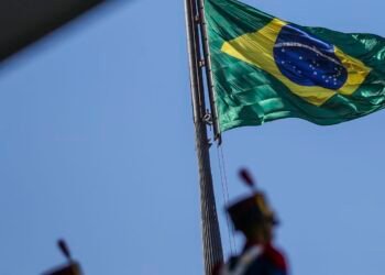 Políticos e autoridades celebram queda da Lei Magnitsky contra Moraes