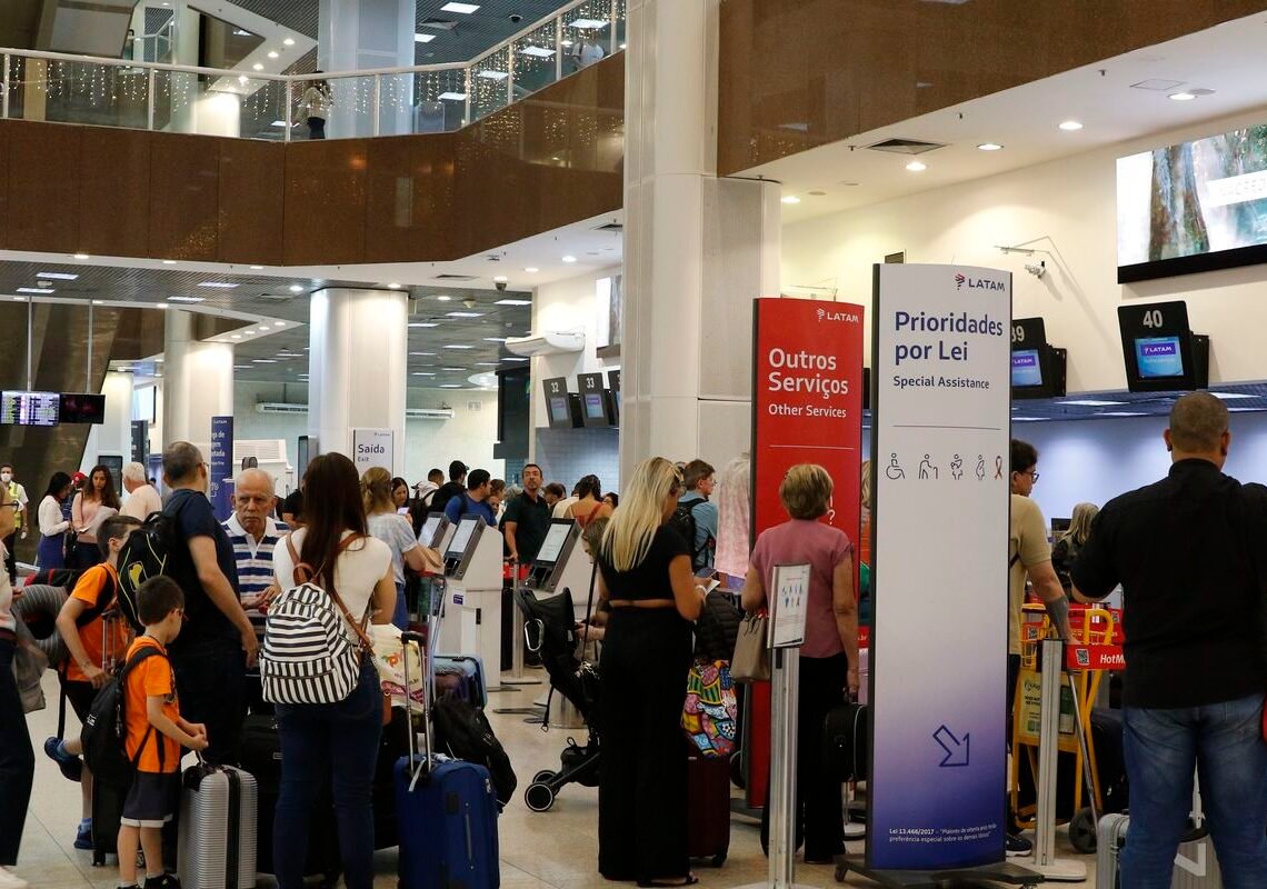 Anac discute com aéreas aumento de voos no Santos Dumont; Paes critica