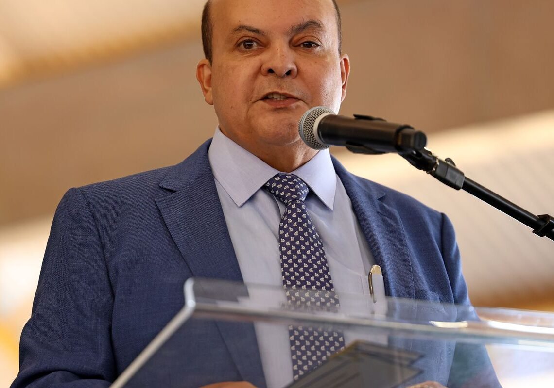 Oposição no DF pede impeachment de Ibaneis após citação por Vorcaro