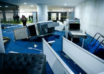 Senado gastou R$ 2,3 milhões para recuperar destruição do 8 de janeiro — Senado Notícias