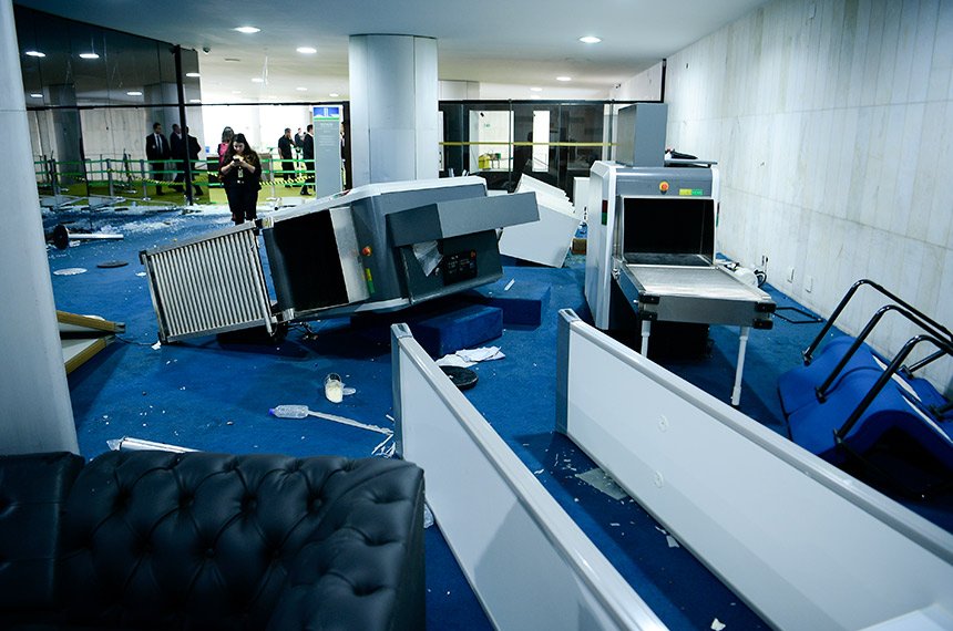 Senado gastou R$ 2,3 milhões para recuperar destruição do 8 de janeiro — Senado Notícias