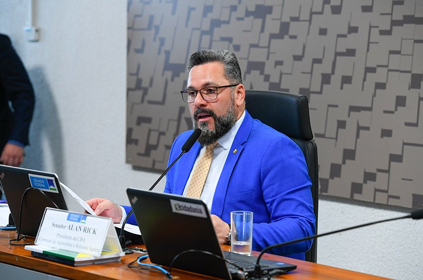 Lei que reconhece a profissão de multimídia é sancionada — Senado Notícias